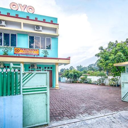 Oyo 796 Penginapan Fergael Pematangsiantar Esterno foto